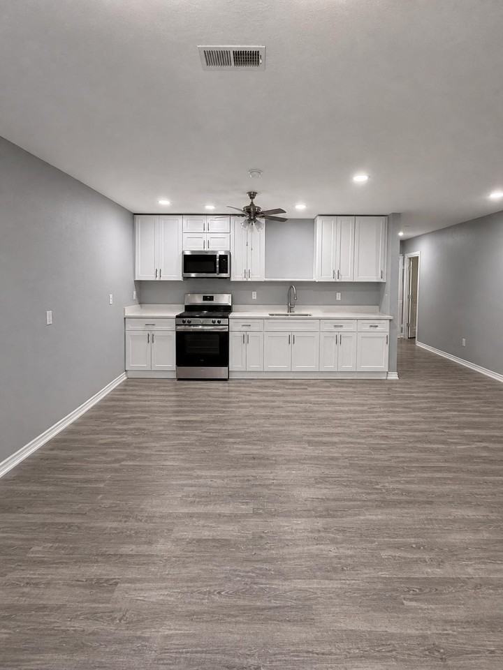 Hackberry St - Photo 2 of 16