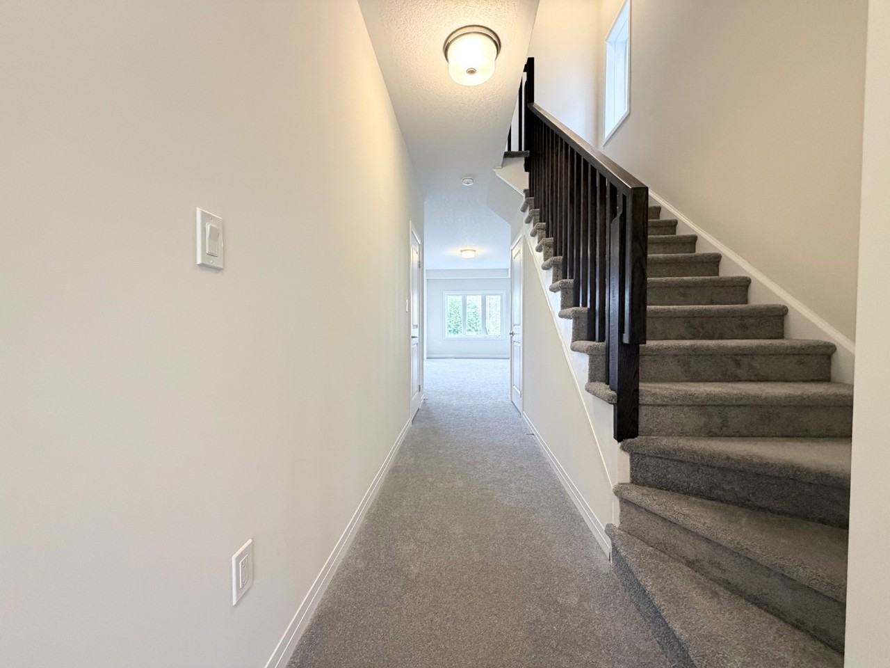 660 Colborne St - Photo 6 of 26
