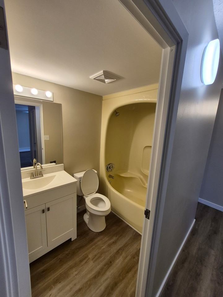 Bonnie Doon Manor - Photo 7 of 14