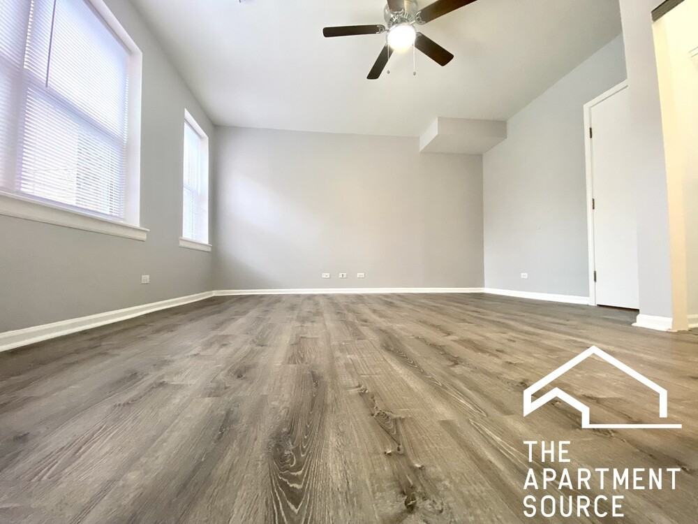 4241 N Kenmore Ave #110 - Photo 6 of 11