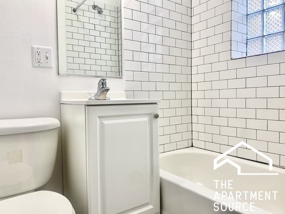 4241 N Kenmore Ave #110 - Photo 7 of 11