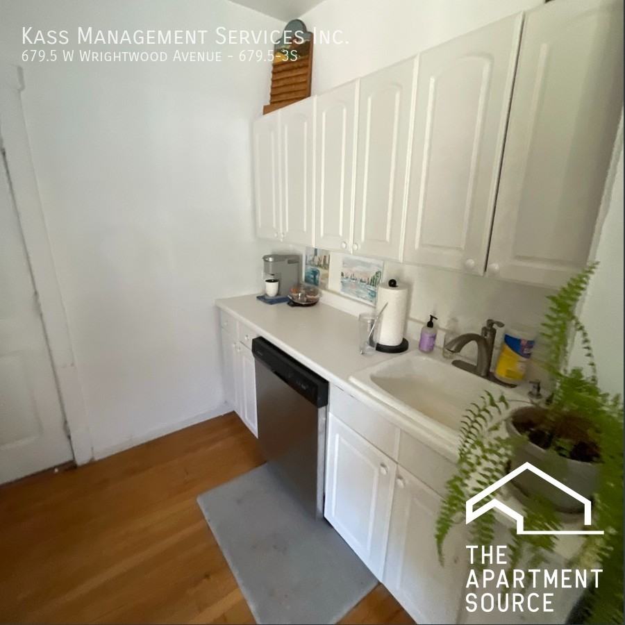 W Wrightwood Ave #3S - Photo 2 of 5