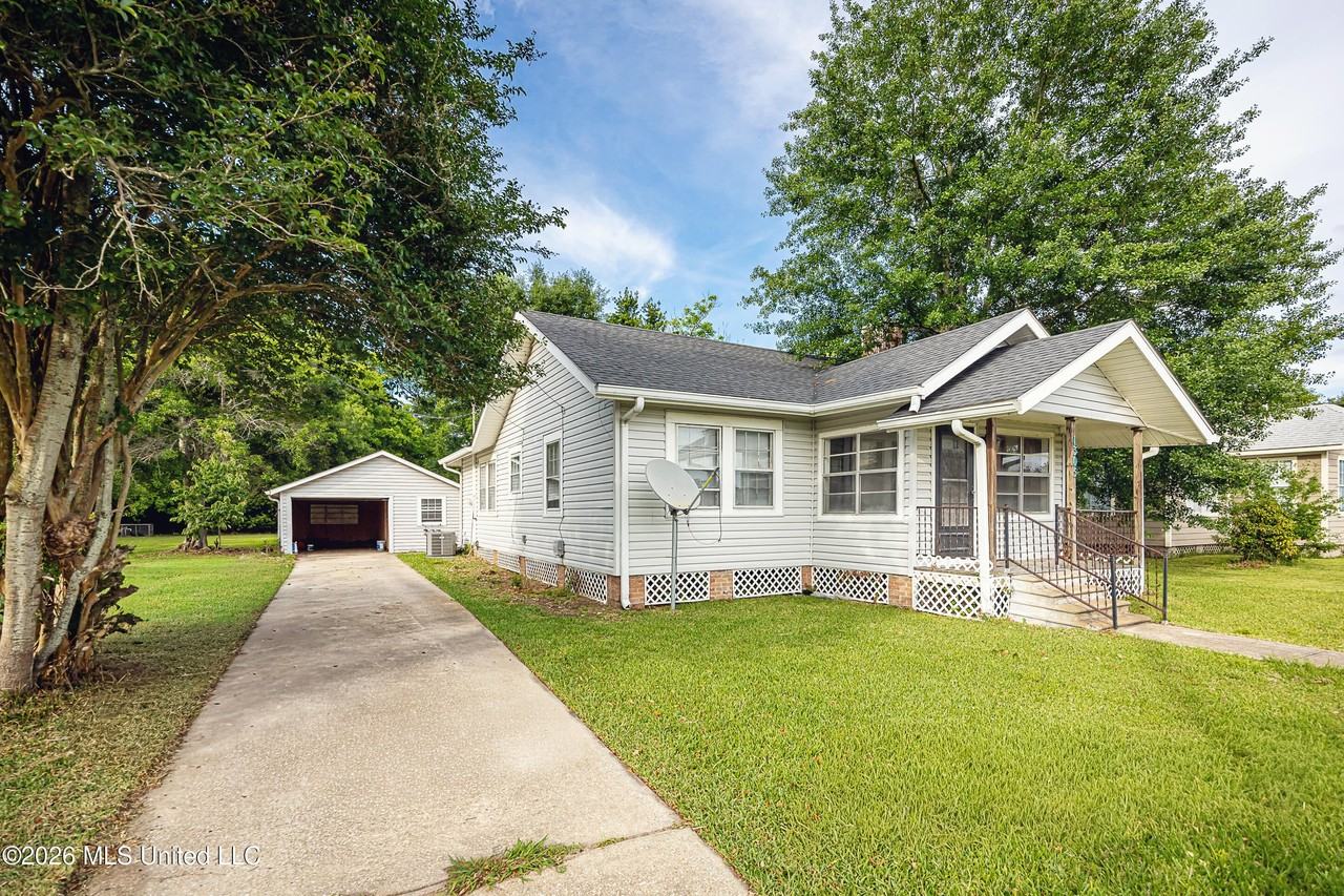1305 Joe Ave - Photo 4 of 50