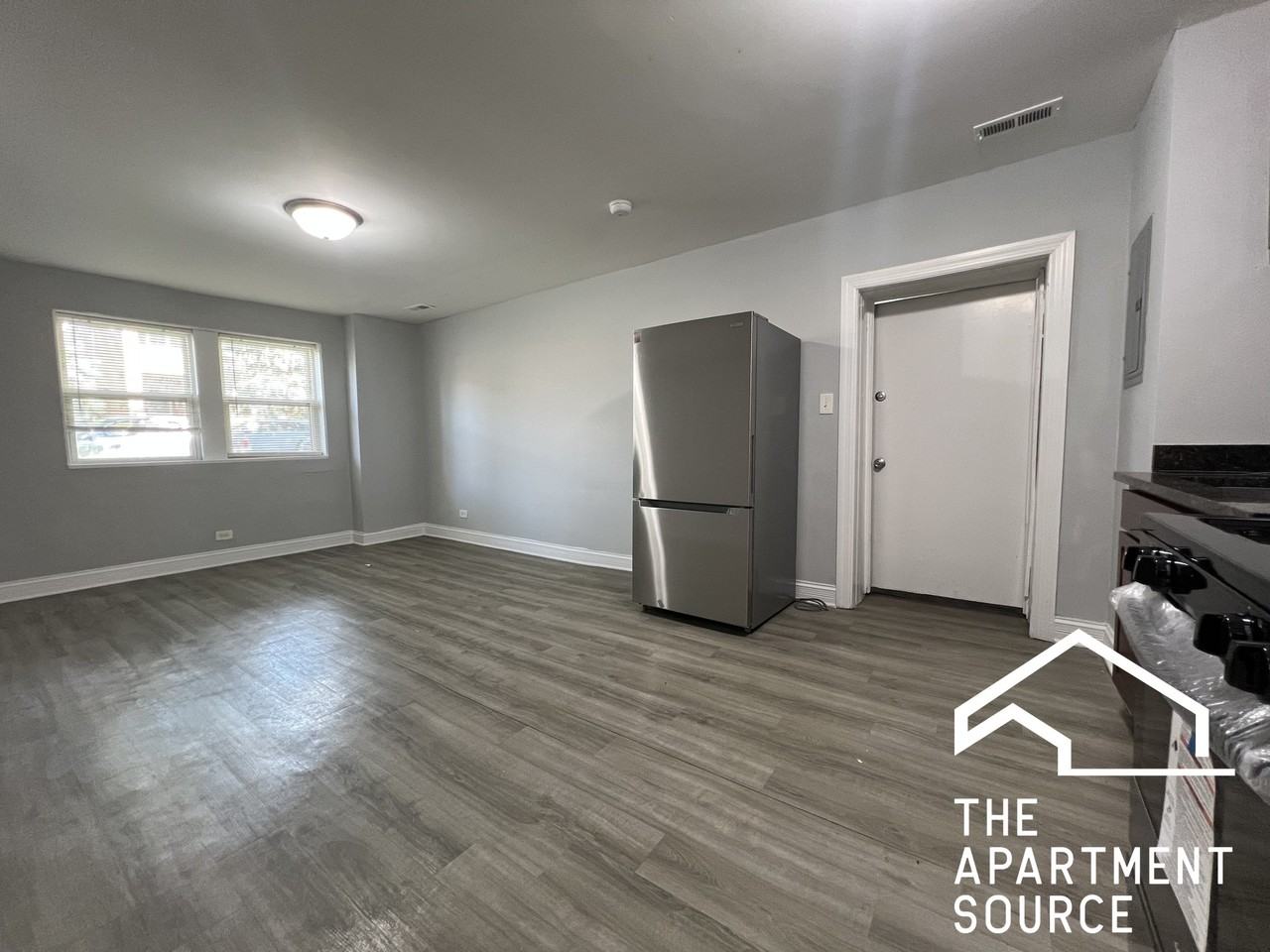 2100 S 51st Ave #2 - Photo 4 of 15
