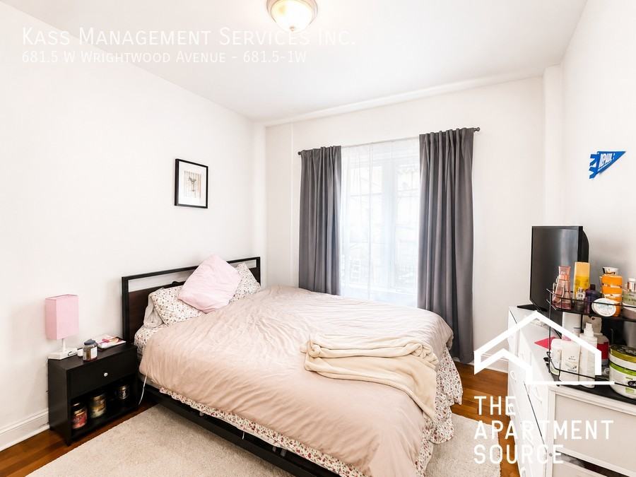 W Wrightwood Ave #1W - Photo 6 of 12