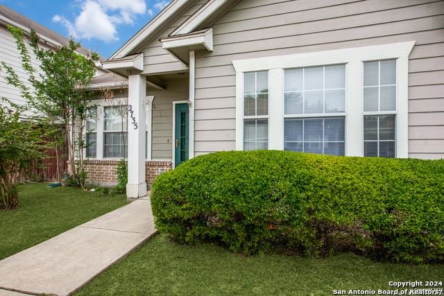 2735 Crown Holw - Photo 2 of 9