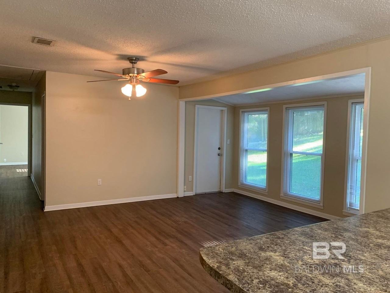 22 Cavalry Cir - Photo 2 of 9