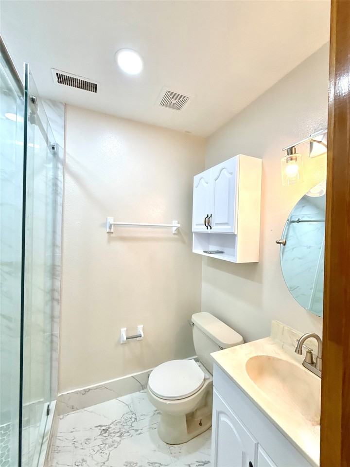 801 E Stadium Ct - Photo 3 of 9