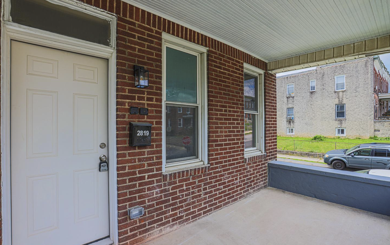 2819 Presbury St - Photo 3 of 37
