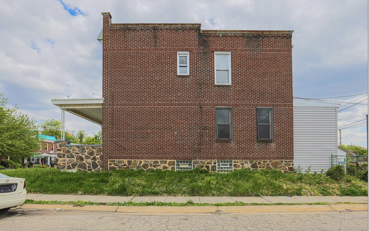 2819 Presbury St - Photo 4 of 37