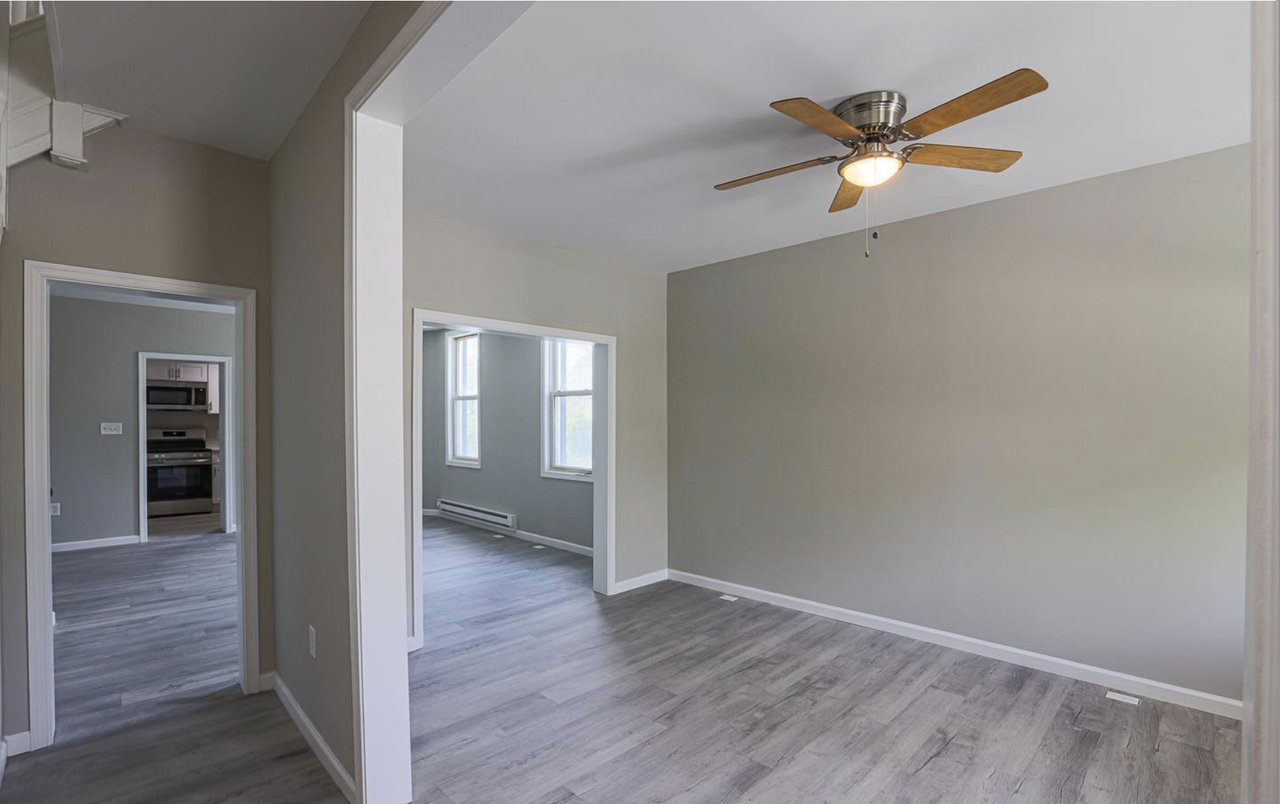 2819 Presbury St - Photo 5 of 37