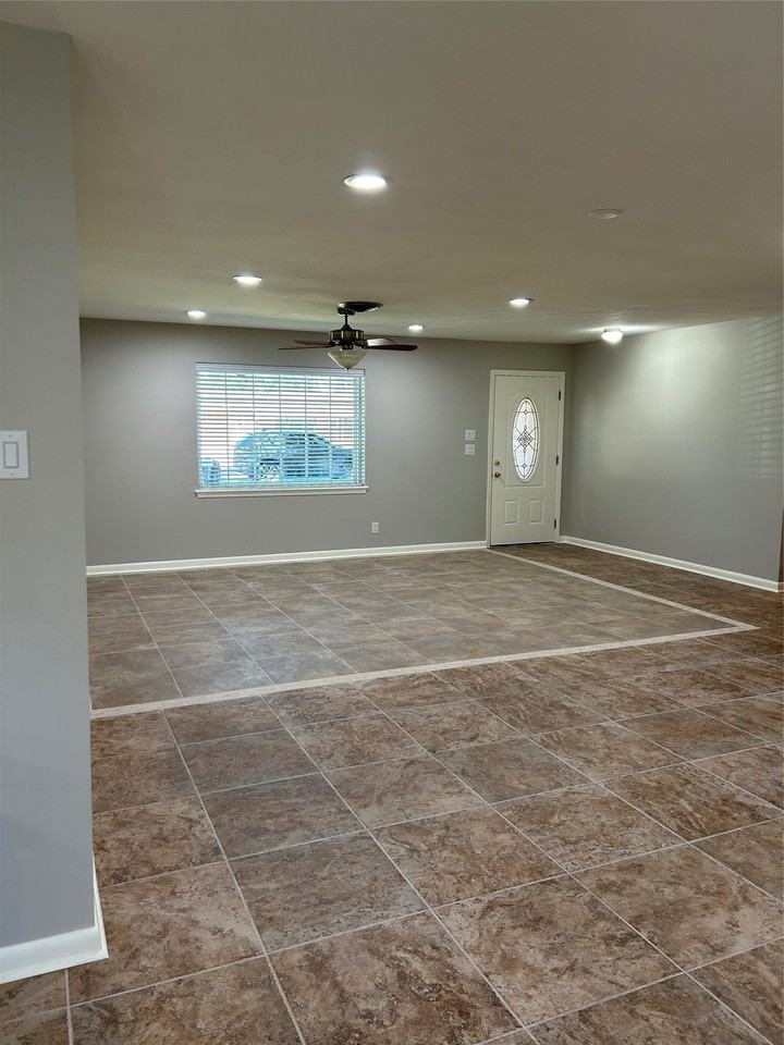 10233 Moorberry Ln - Photo 2 of 20