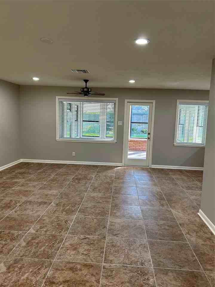 10233 Moorberry Ln - Photo 3 of 20