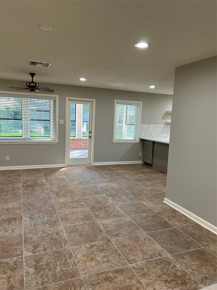 10233 Moorberry Ln - Photo 4 of 20