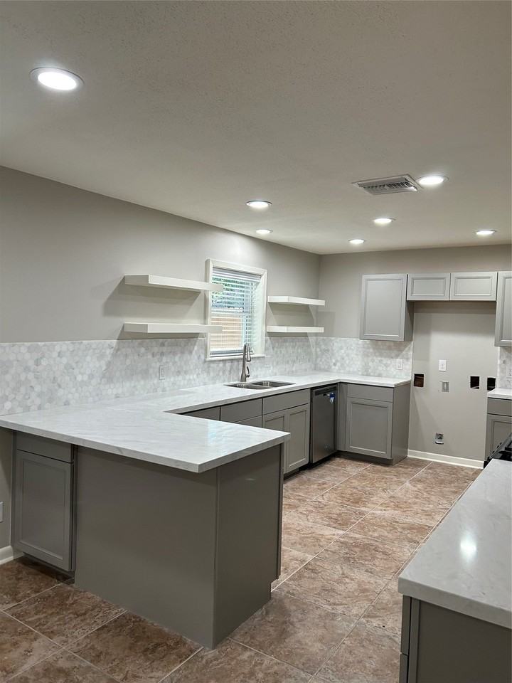 10233 Moorberry Ln - Photo 5 of 20