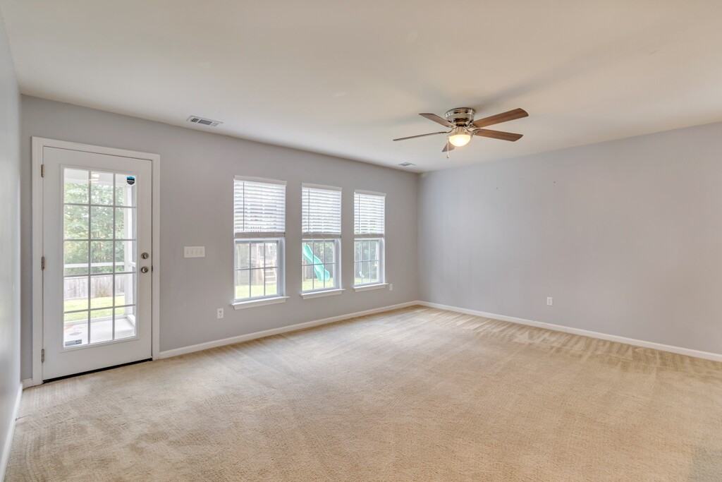 47 Glenwood Ct - Photo 6 of 19