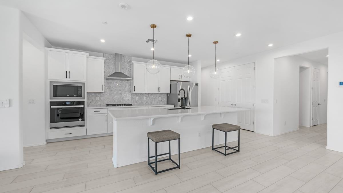 13303 W Eagle Feather Rd - Photo 2 of 30