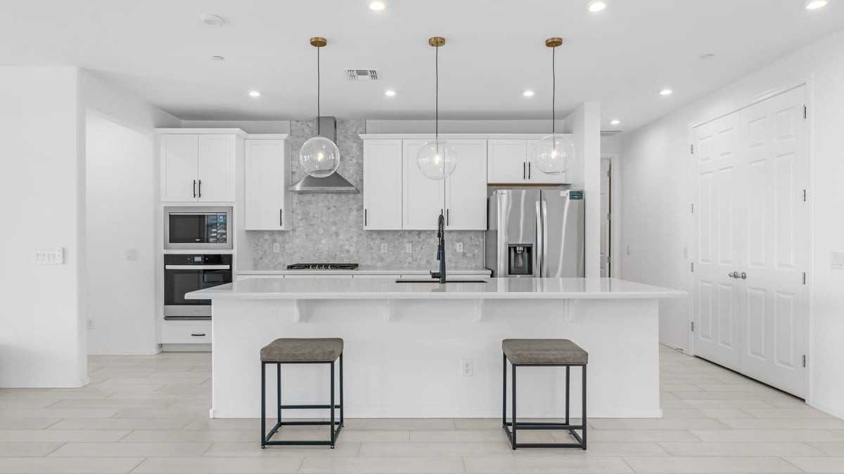 13303 W Eagle Feather Rd - Photo 3 of 30