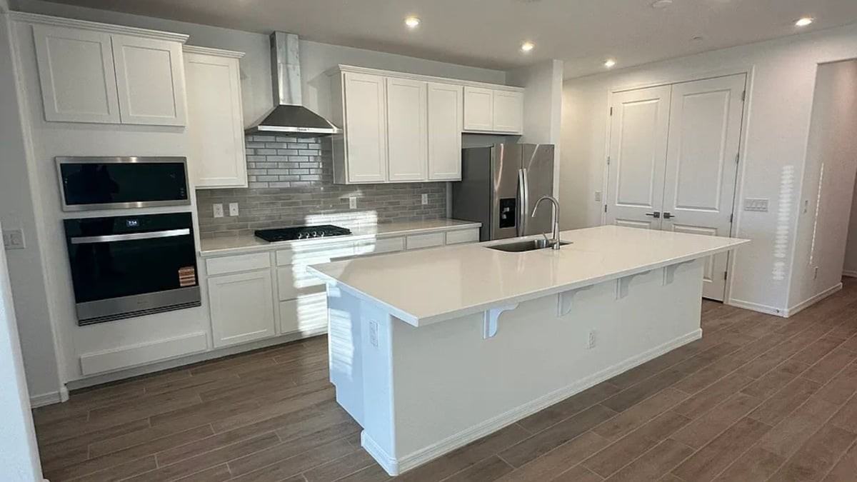 13367 W Eagle Feather Rd - Photo 4 of 20