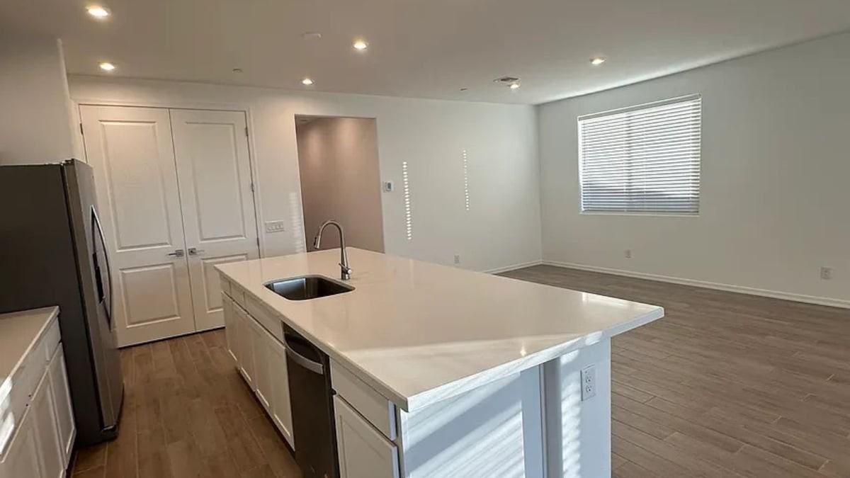 13367 W Eagle Feather Rd - Photo 6 of 20