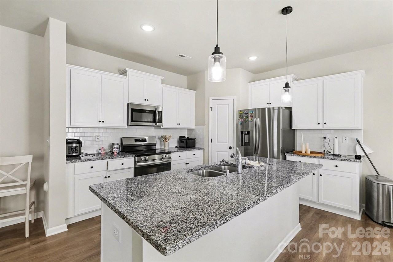 9028 Stoney Waters Ct - Photo 5 of 19