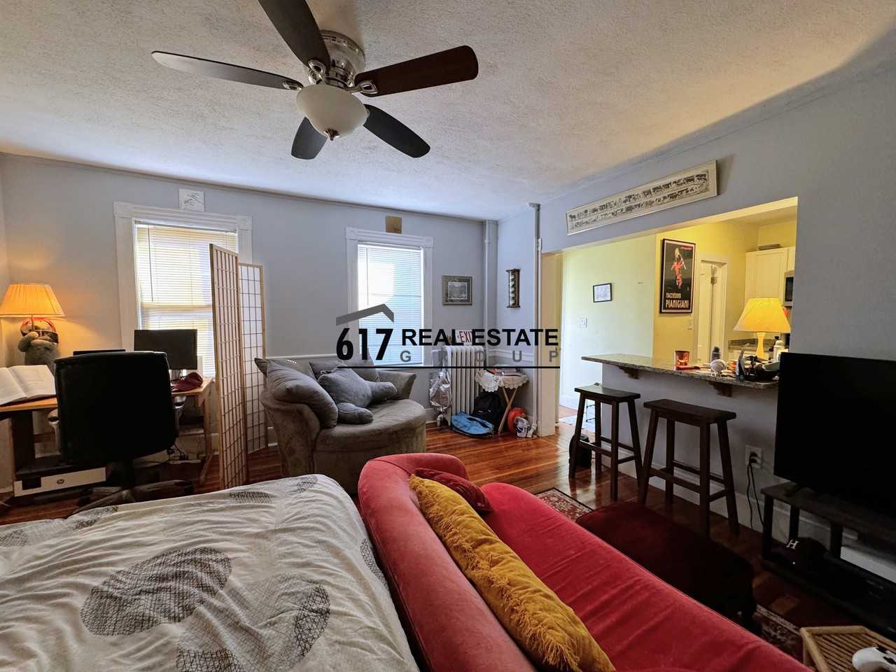 237 N Harvard St #1L - Photo 3 of 8