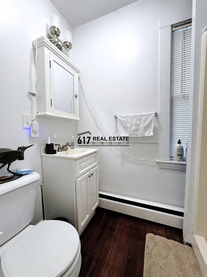 237 N Harvard St #1L - Photo 6 of 8