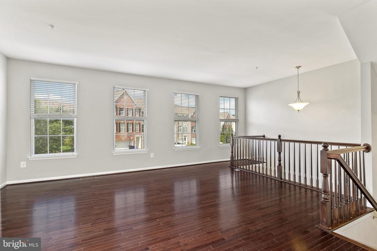 7814 River Rock Way - Photo 2 of 50