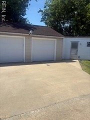 1409 Wilcox Ave - Photo 3 of 7