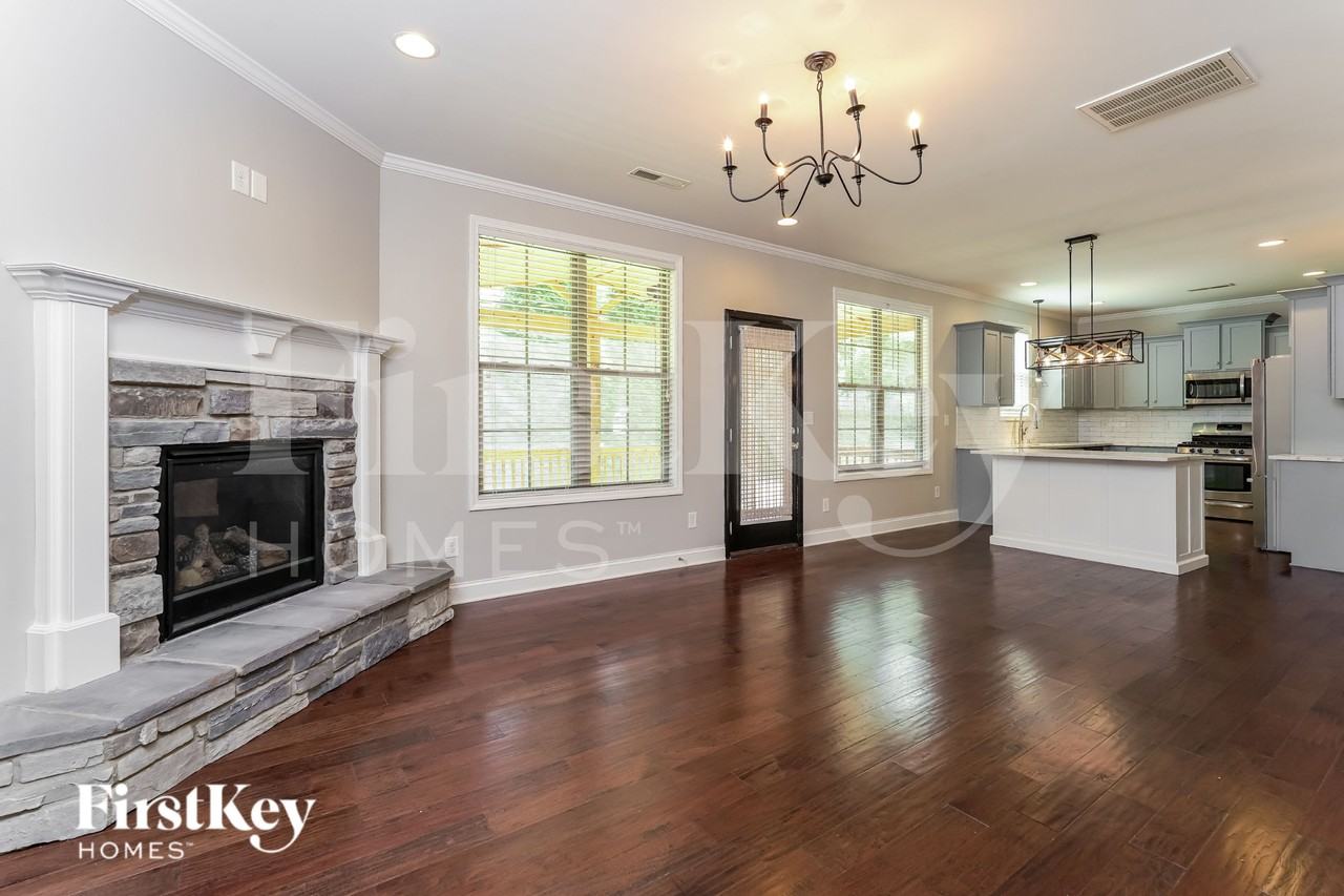 2992 Cameron Village Ct - Photo 4 of 16