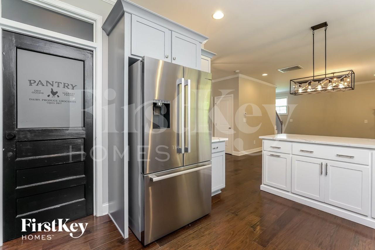 2992 Cameron Village Ct - Photo 6 of 16