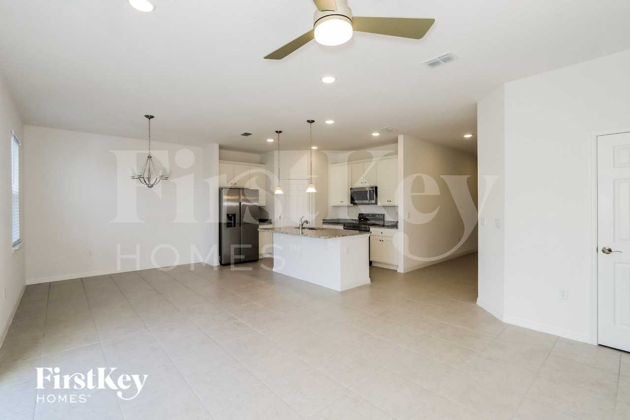 418 Reina Way - Photo 3 of 16