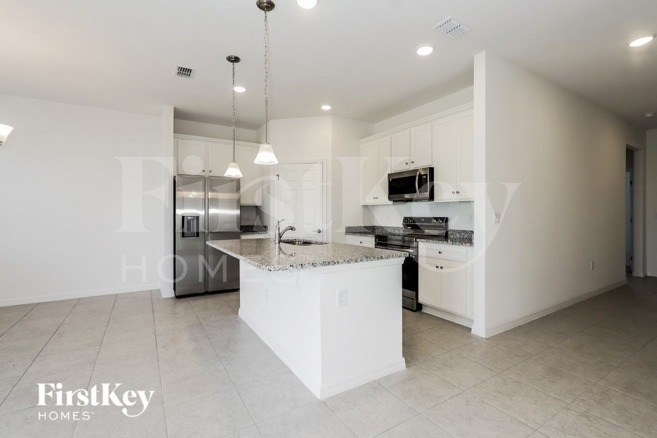 418 Reina Way - Photo 6 of 16
