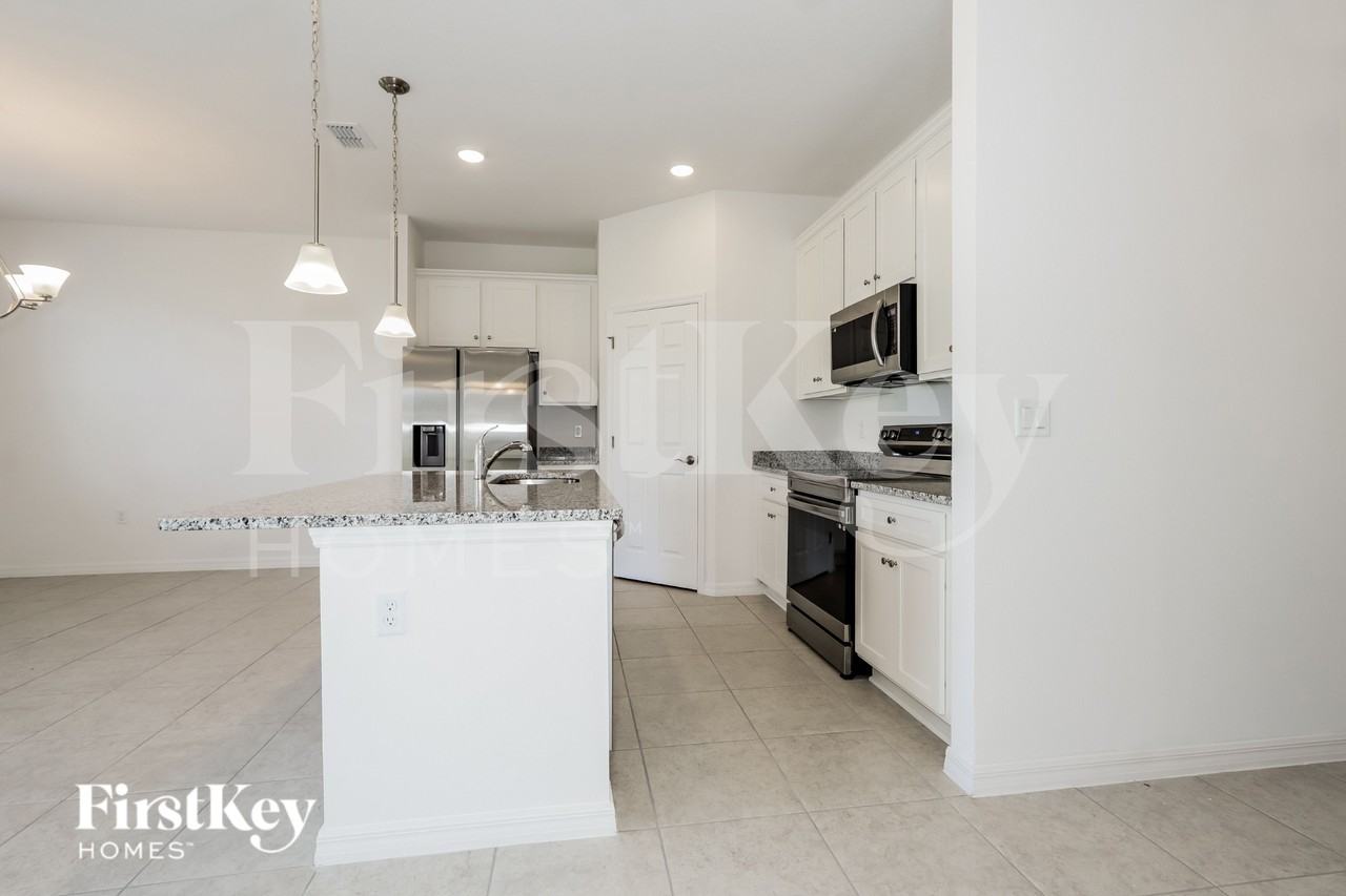 418 Reina Way - Photo 7 of 16