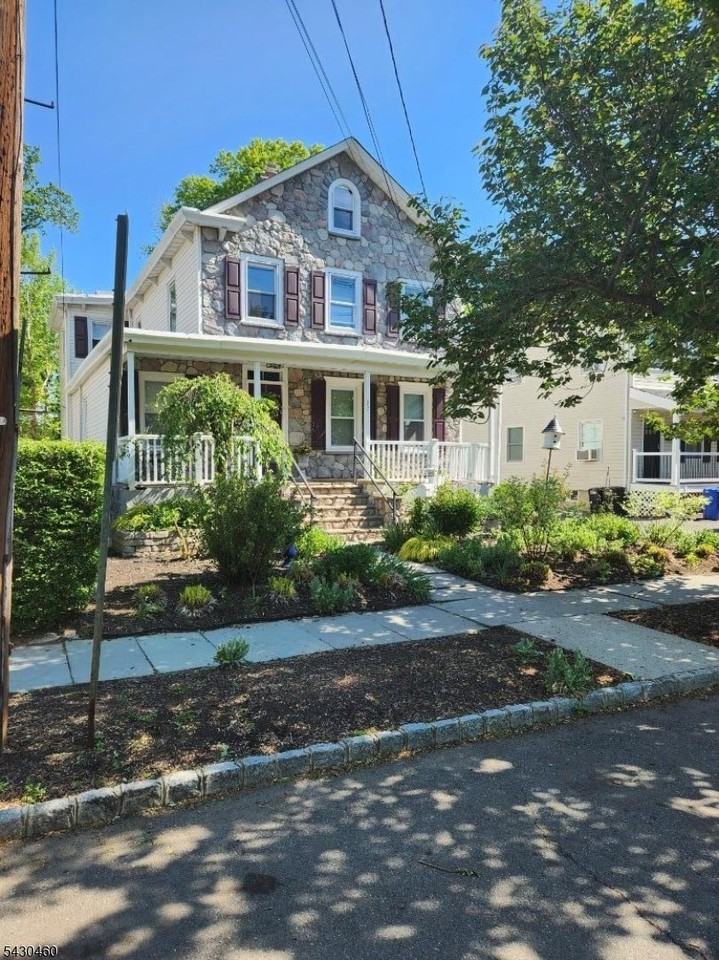37 Maple St