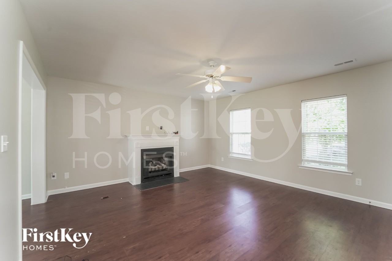 6804 Jamison Ln - Photo 5 of 19