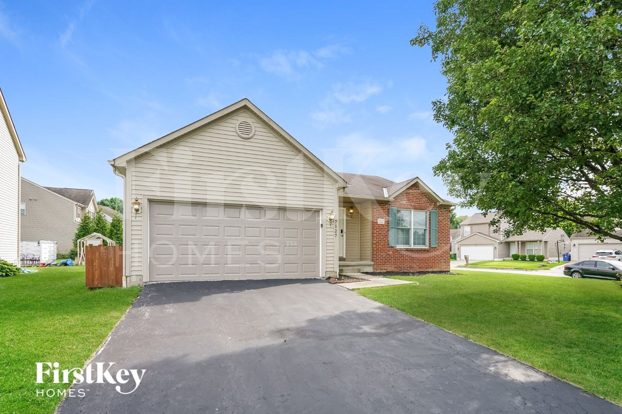 7127 Emerald Tree Dr - Photo 2 of 15