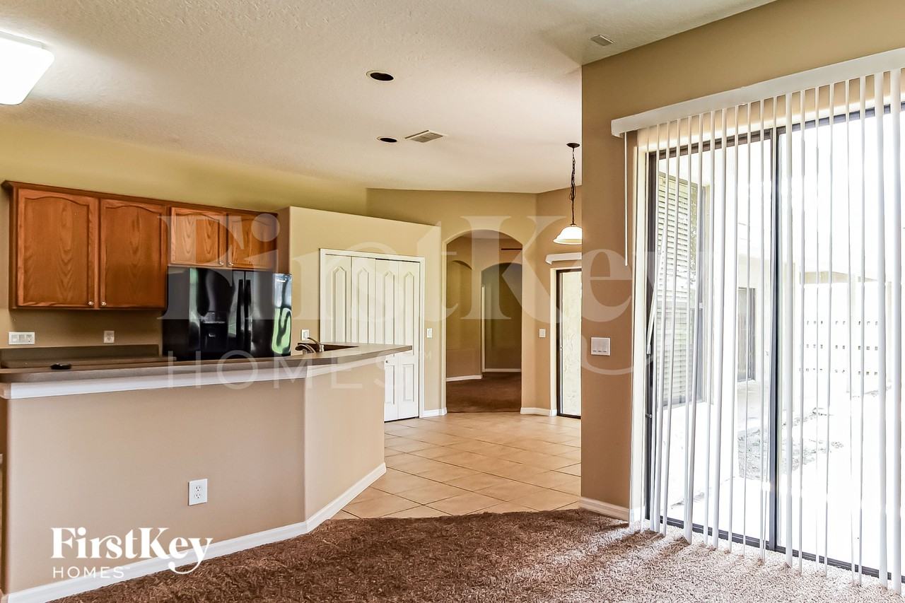 1521 Clapton Dr - Photo 6 of 15