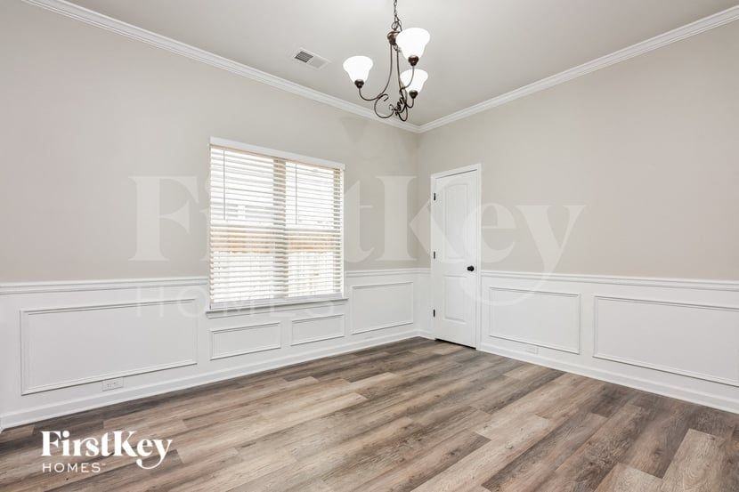 5805 Woodside Xing - Photo 5 of 15