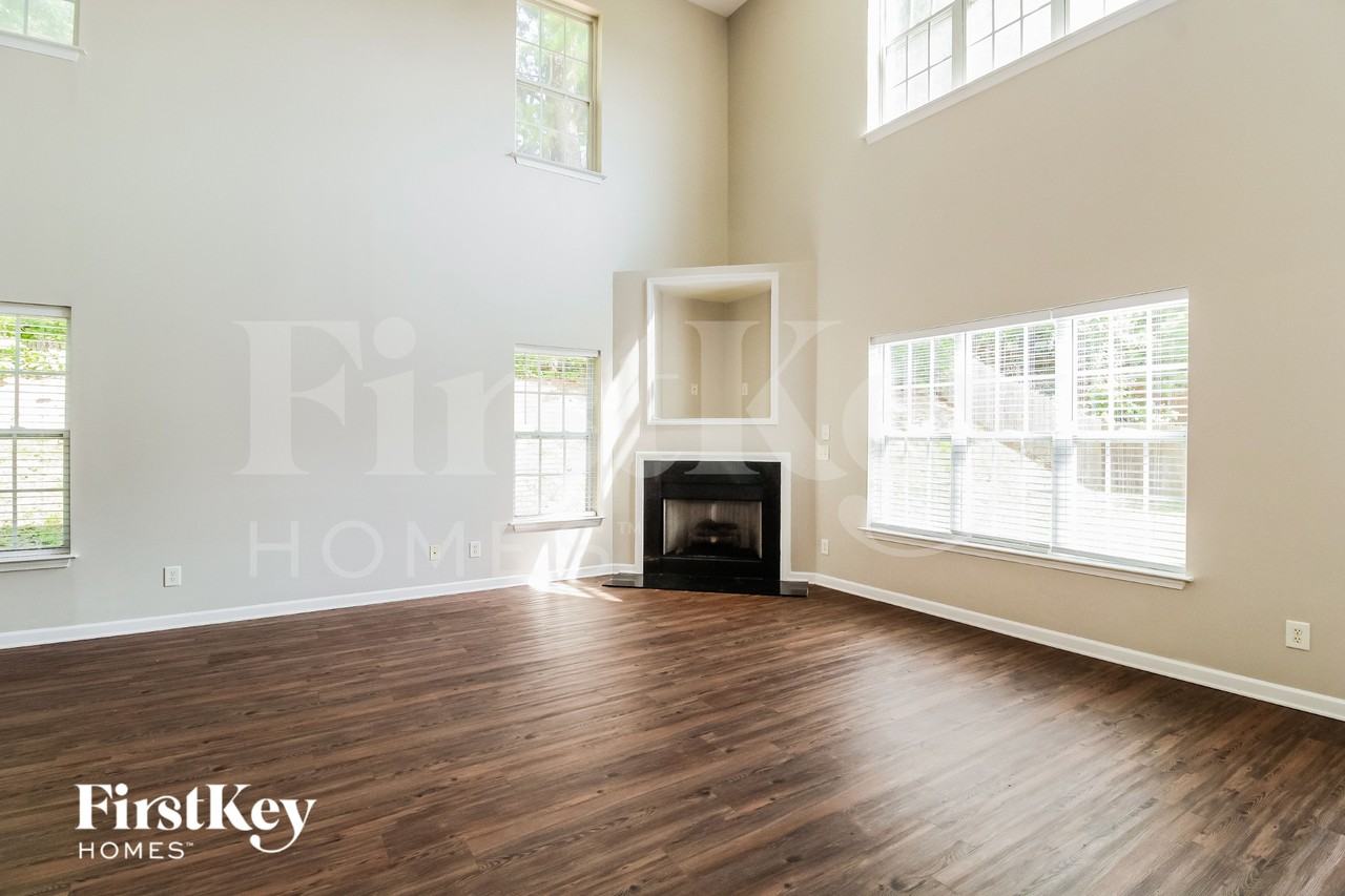 1003 Ronald Rd - Photo 2 of 17