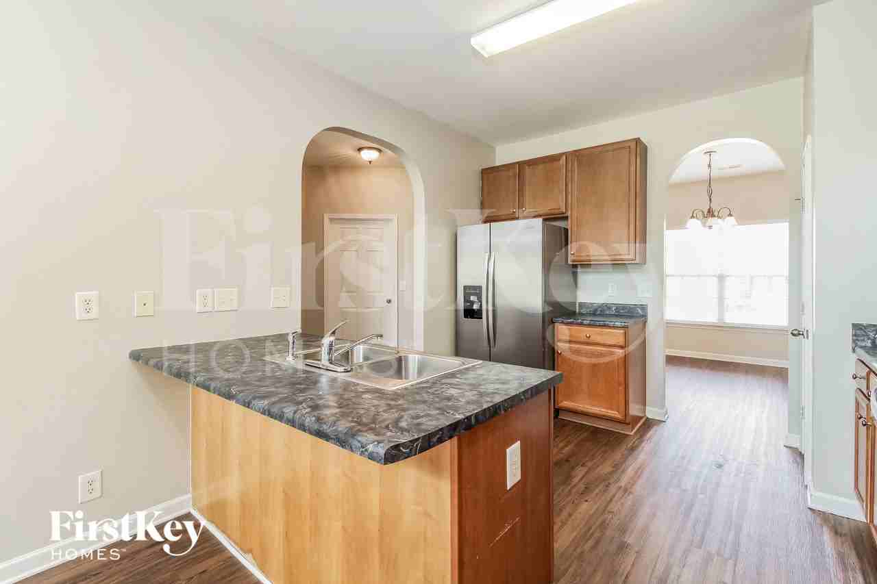 1003 Ronald Rd - Photo 6 of 17