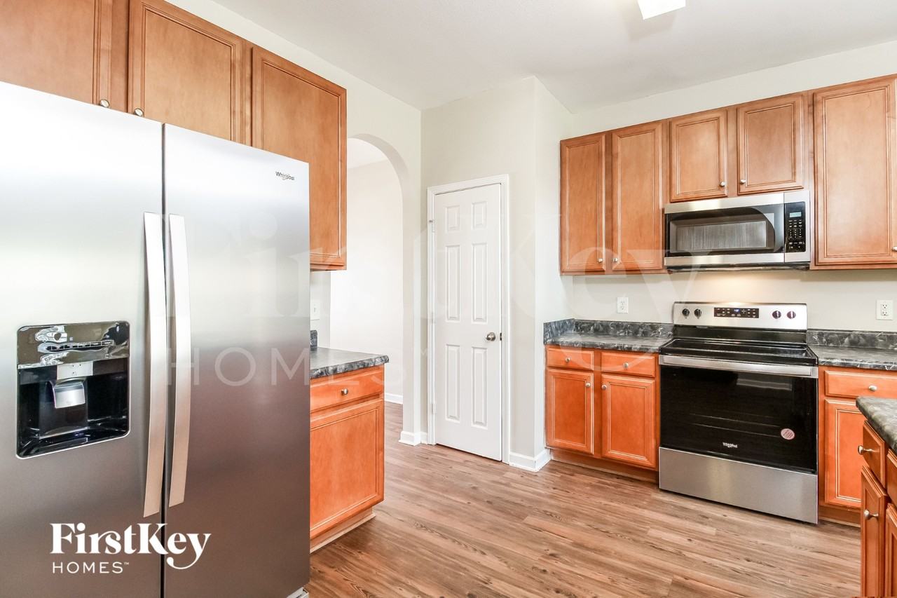 1003 Ronald Rd - Photo 7 of 17