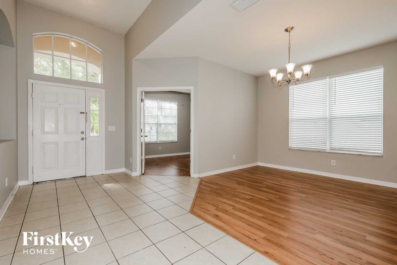 9409 Laurel Ledge Dr - Photo 3 of 15