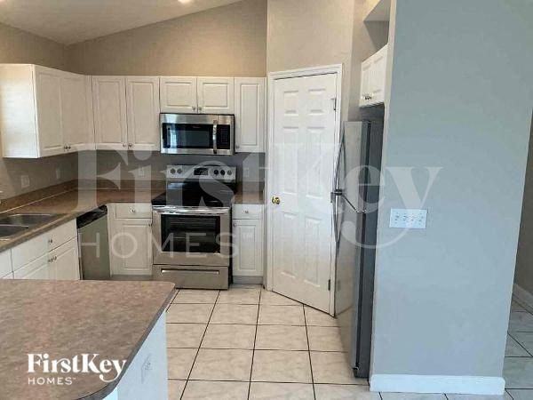 1722 Nw 15th St - Photo 6 of 10
