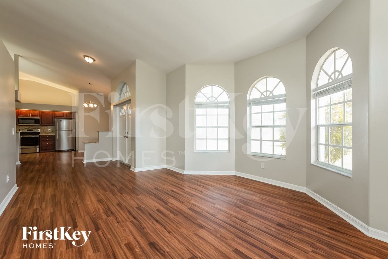 718 Long Lines Ln - Photo 5 of 15
