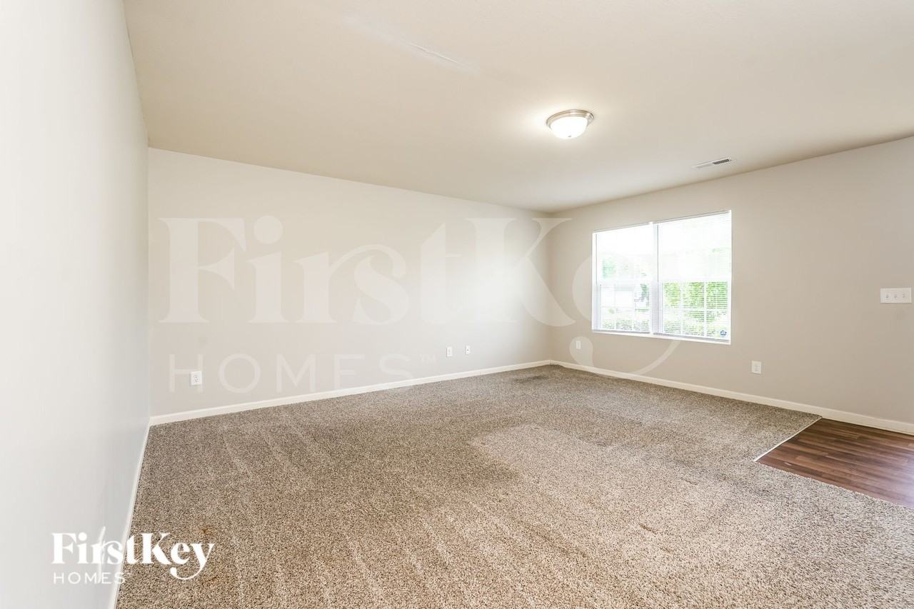 108 Bedrock Ct - Photo 3 of 19