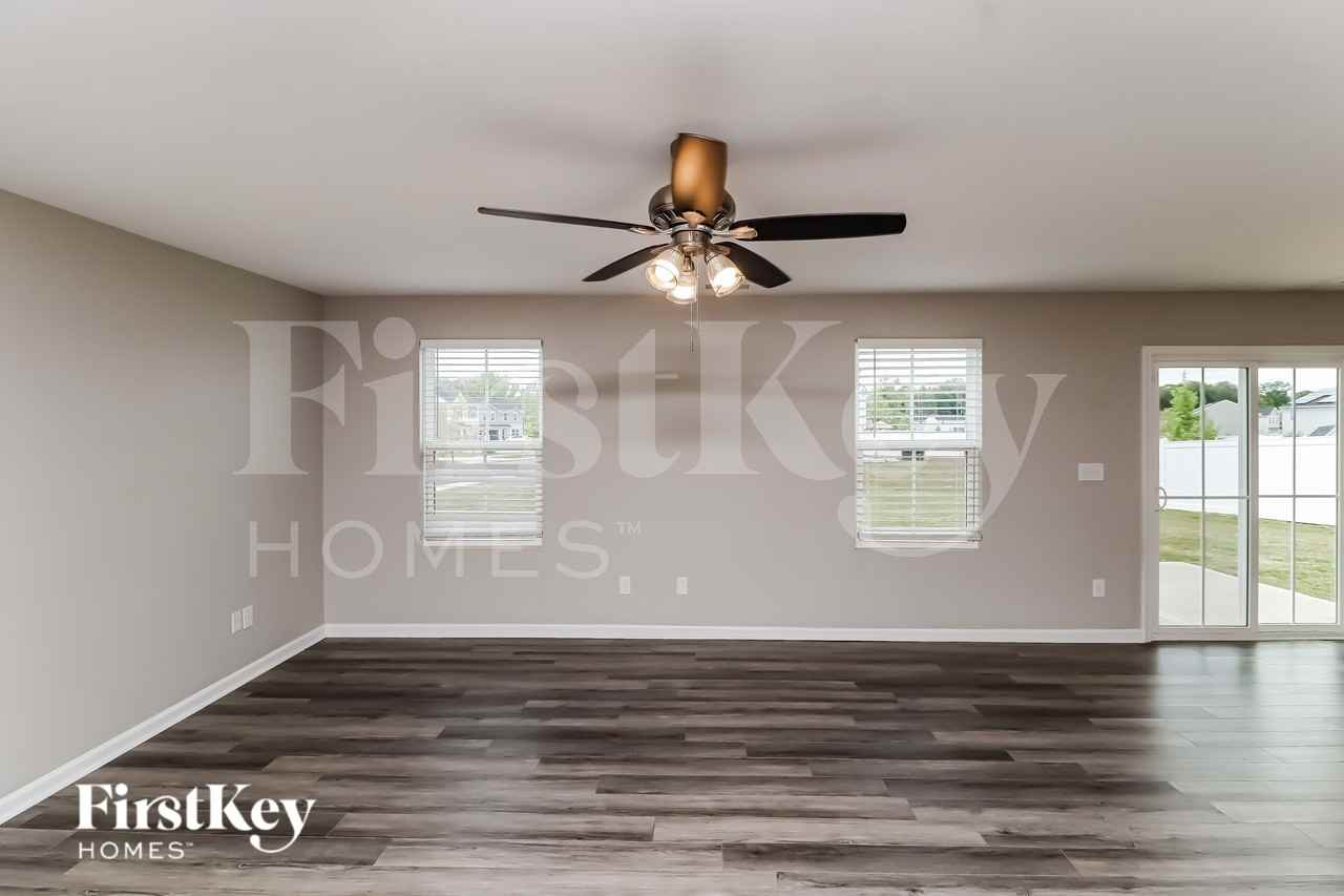 5816 Camp Ct Sw - Photo 2 of 19