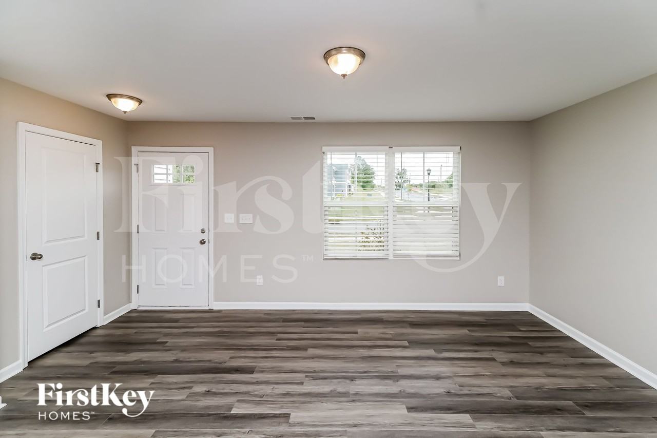 5816 Camp Ct Sw - Photo 4 of 19