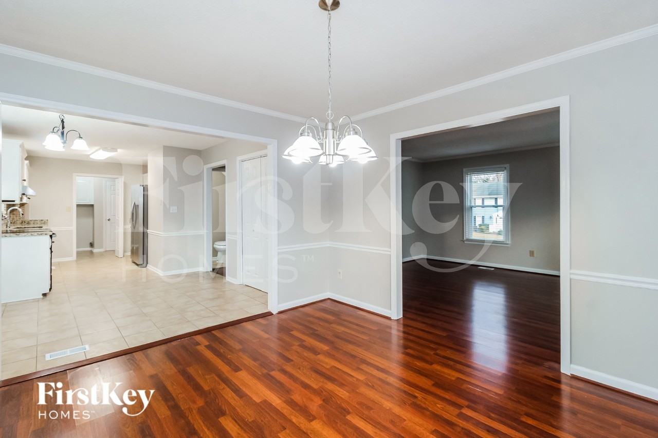 3005 Manchester Dr - Photo 4 of 18