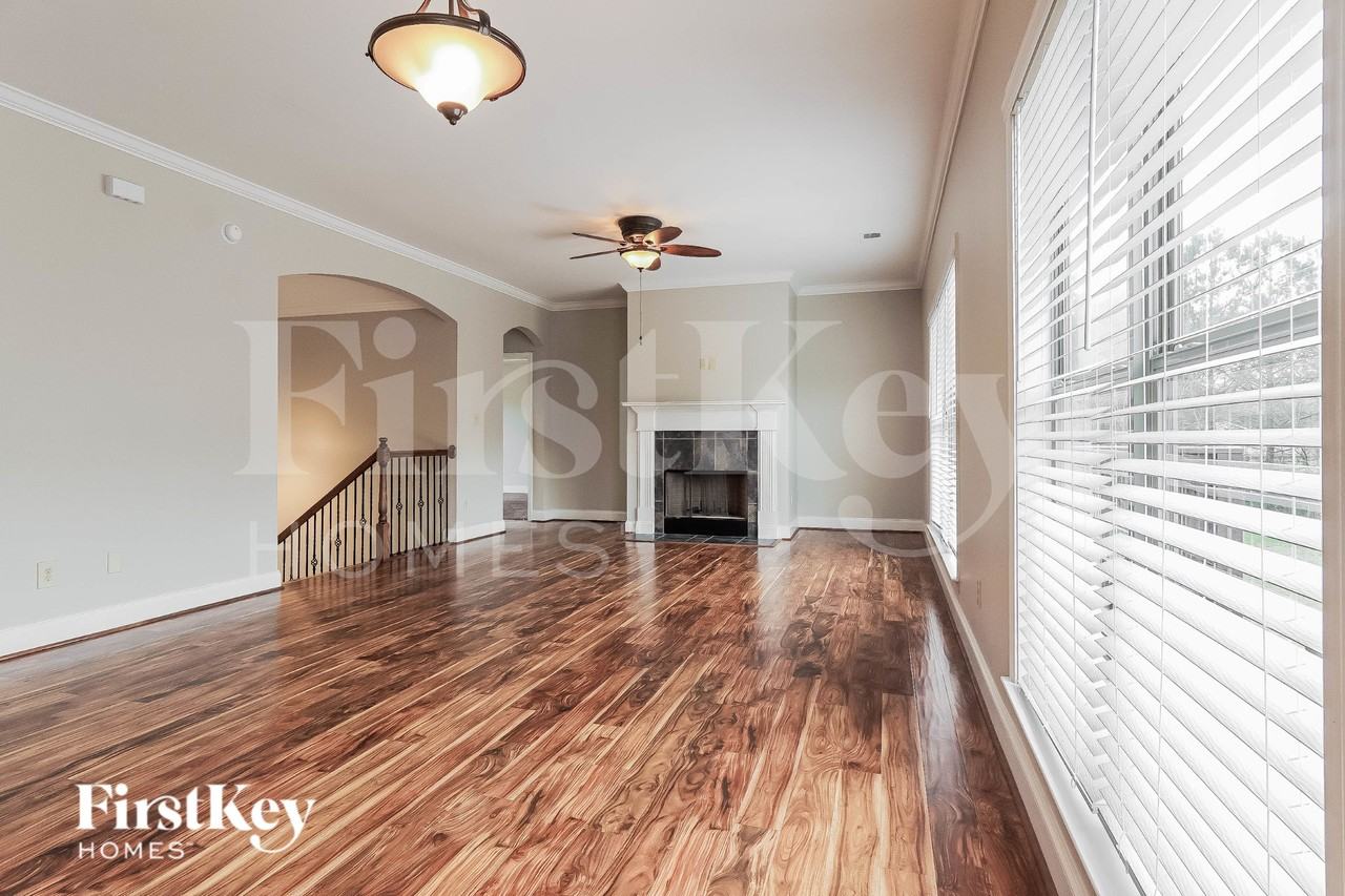 5179 Meadow Lake Trl - Photo 2 of 15